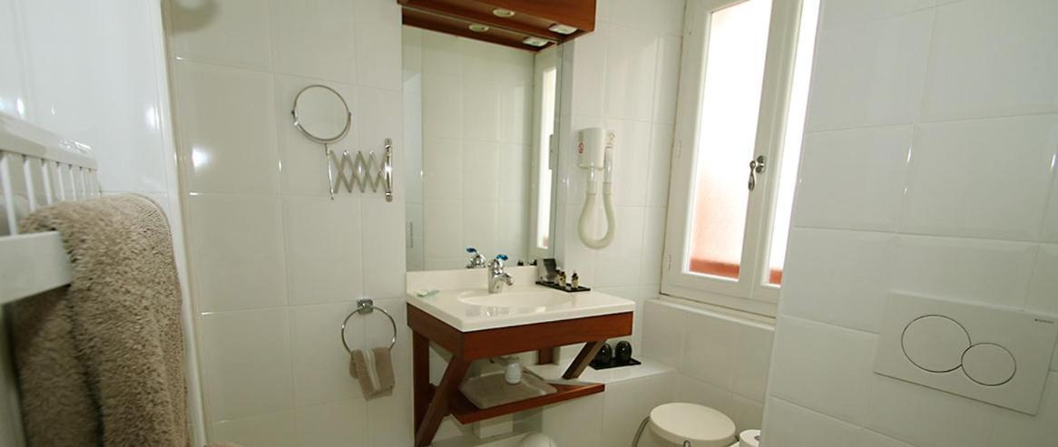 Hotel Les Almadies - Coeur De Ville Saint-Jean-de-Luz Luaran gambar