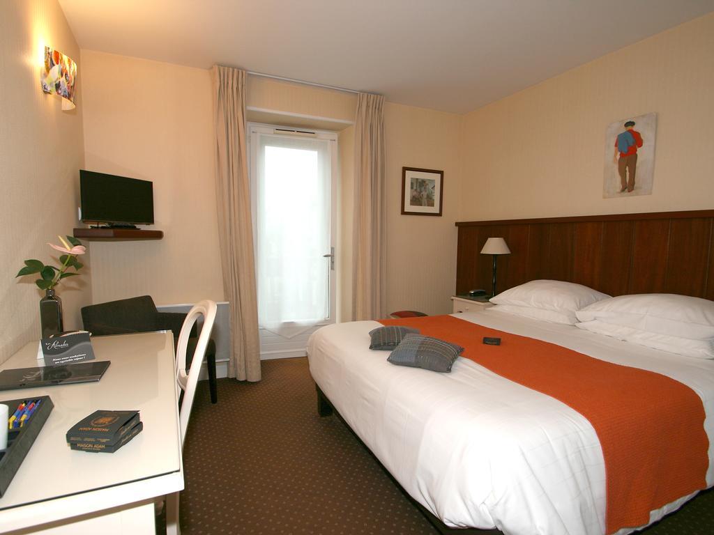 Hotel Les Almadies - Coeur De Ville Saint-Jean-de-Luz Bilik gambar